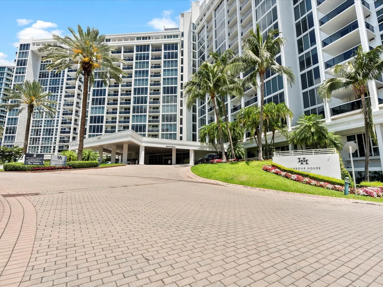 South Florida Real Estate | View 10275 Collins Ave, 529 | 1 Bed, 1 Bath