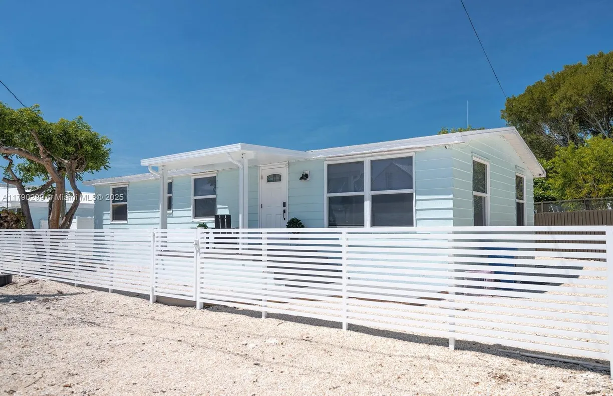 South Florida Real Estate | View 212 Buttonwood Ln | 3 Beds, 2 Baths