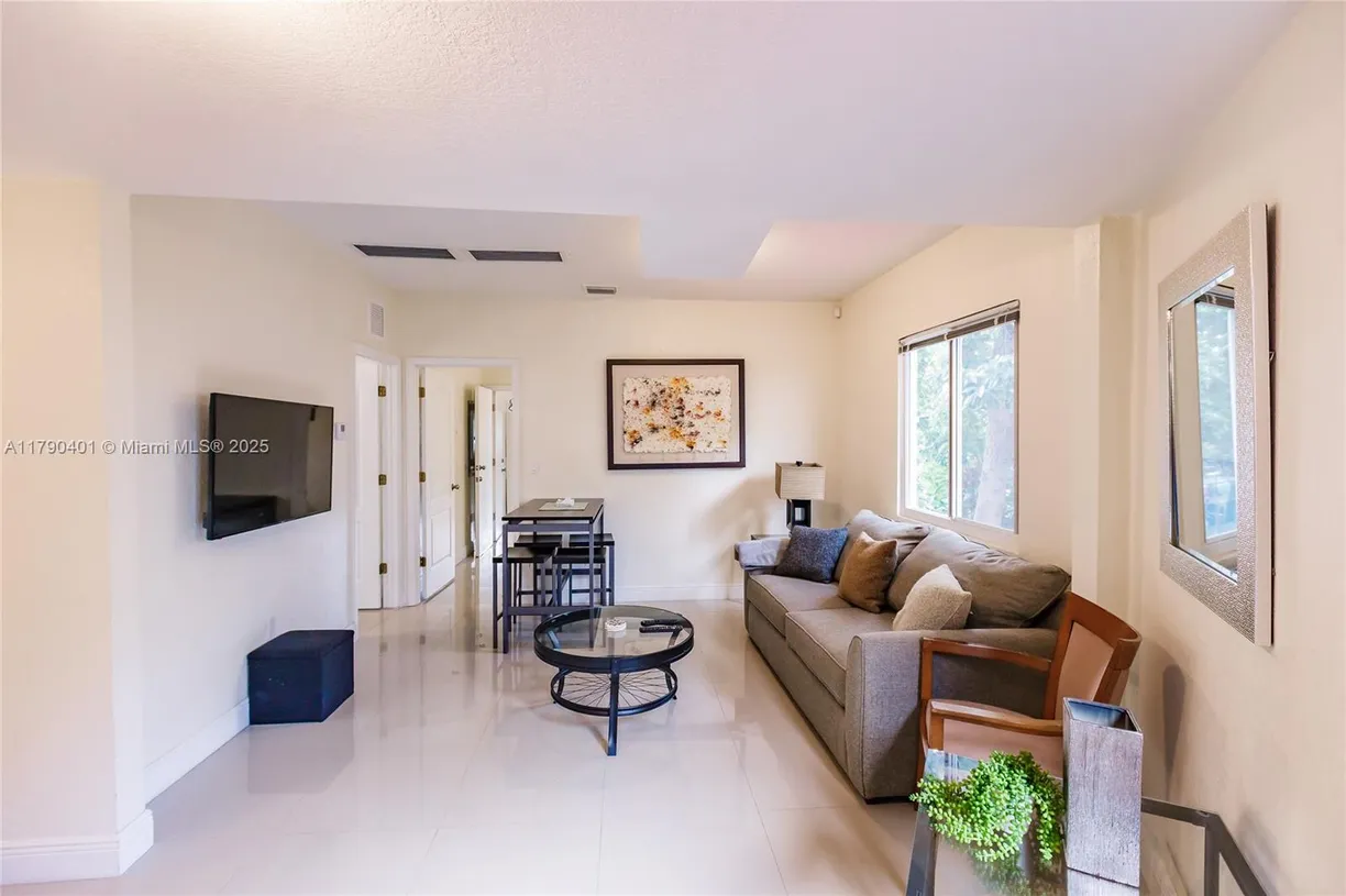South Florida Real Estate | View 518 SW 15th Ave, 2 | 1 Bed, 1 Bath