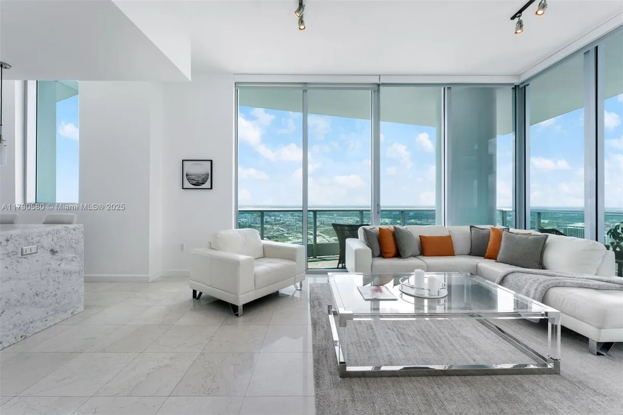 South Florida Real Estate | View 900 Biscayne Blvd, 5812 | 2 Beds, 2 Baths