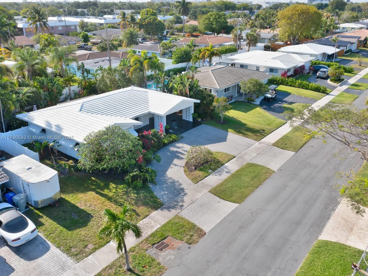 South Florida Real Estate | View 361 SE 1st Ter | Listing
