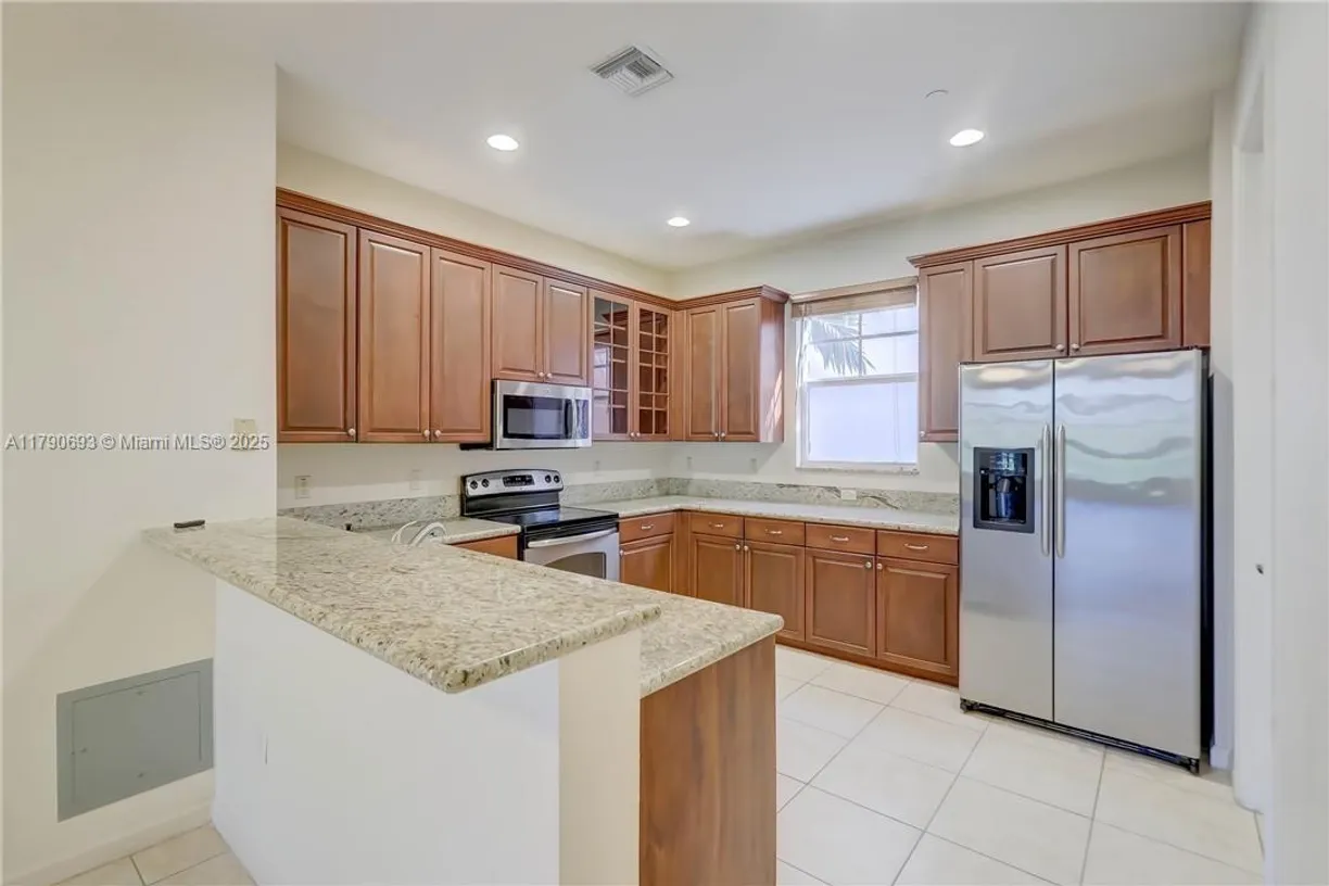 South Florida Real Estate | View 1033 NE 17th Way, 2102 | 3 Beds, 3 Baths