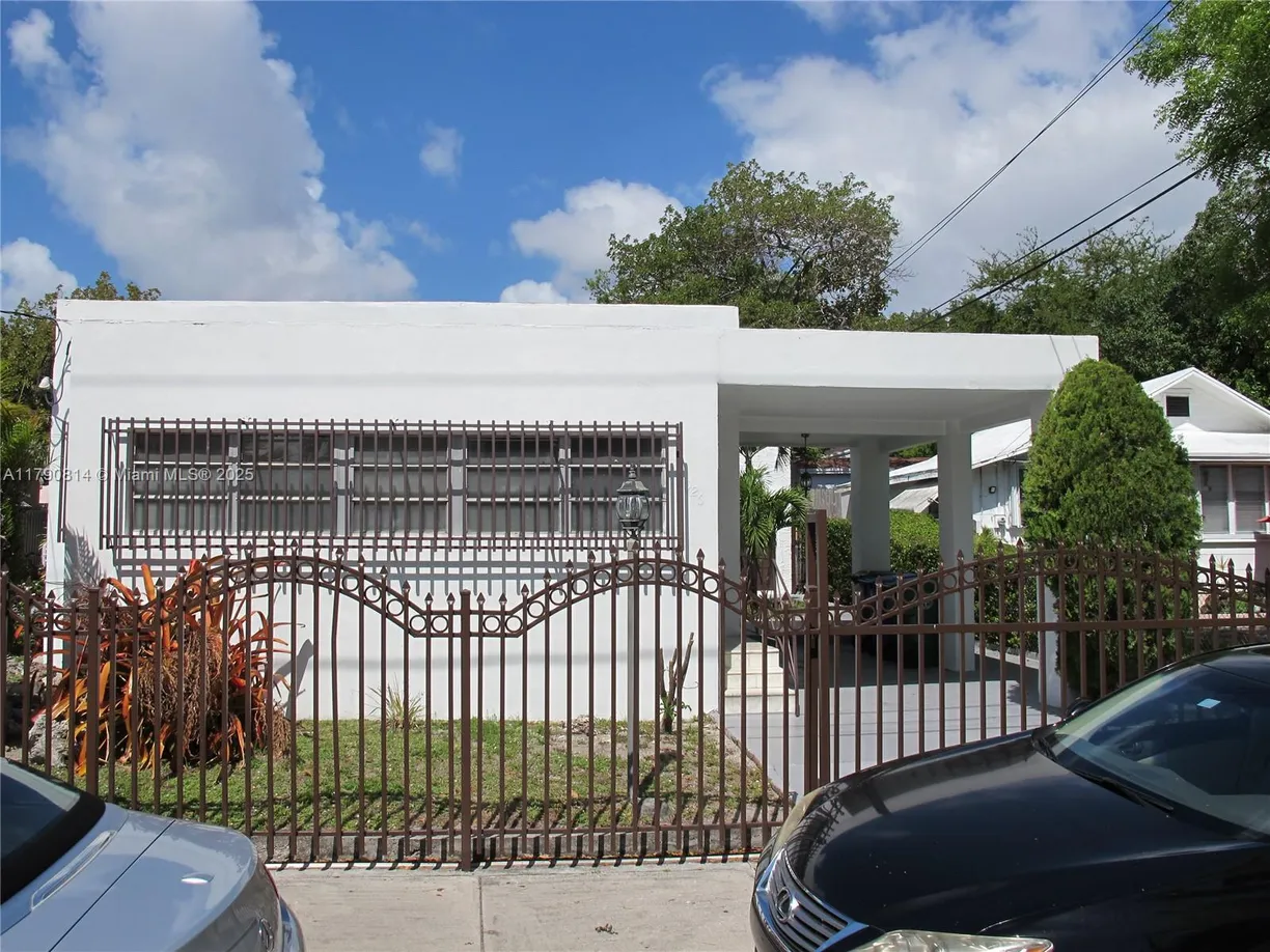 South Florida Real Estate | View 926 SW 10th Ave, 4 | 1 Bath