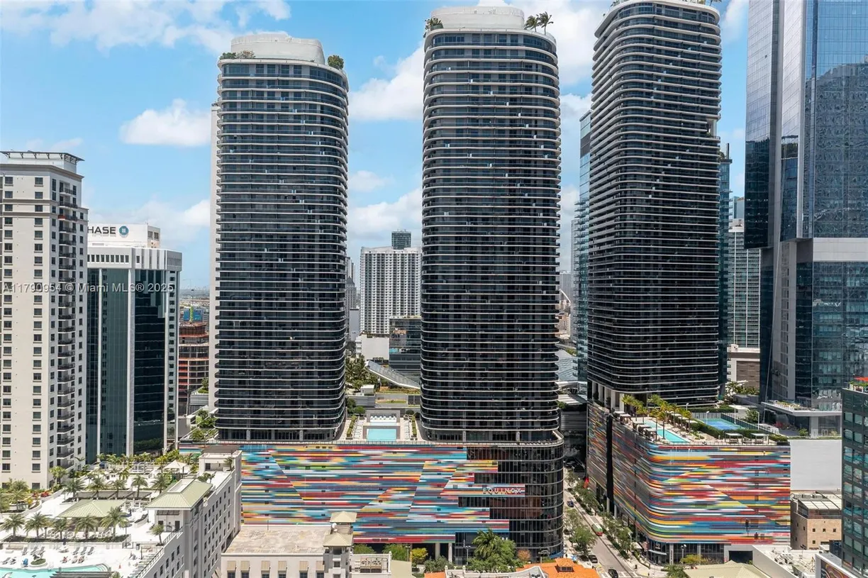 South Florida Real Estate | View 45 SW 9th St, 1205 | 1 Bed, 2 Baths