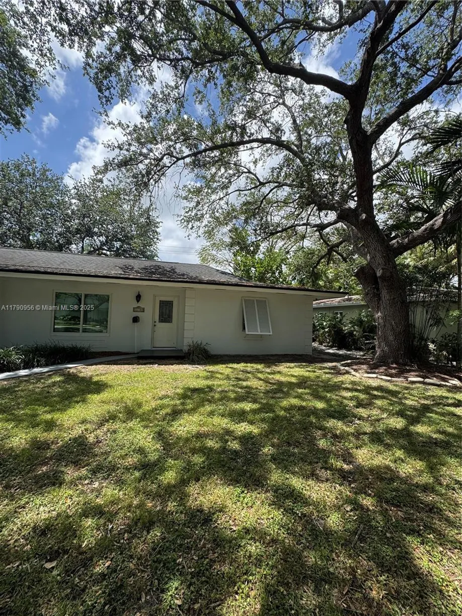 South Florida Real Estate | View 11780 SW 81st Rd, 11780 | 2 Beds, 1 Bath