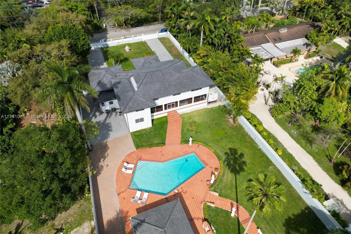 South Florida Real Estate | View 12040 SW 43rd St | 5 Beds, 5 Baths
