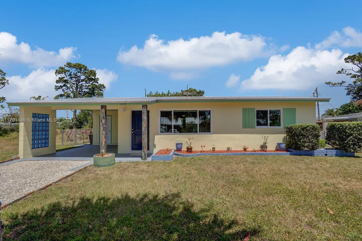 South Florida Real Estate | View 3135 SE Mimosa St | 2 Beds, 1 Bath