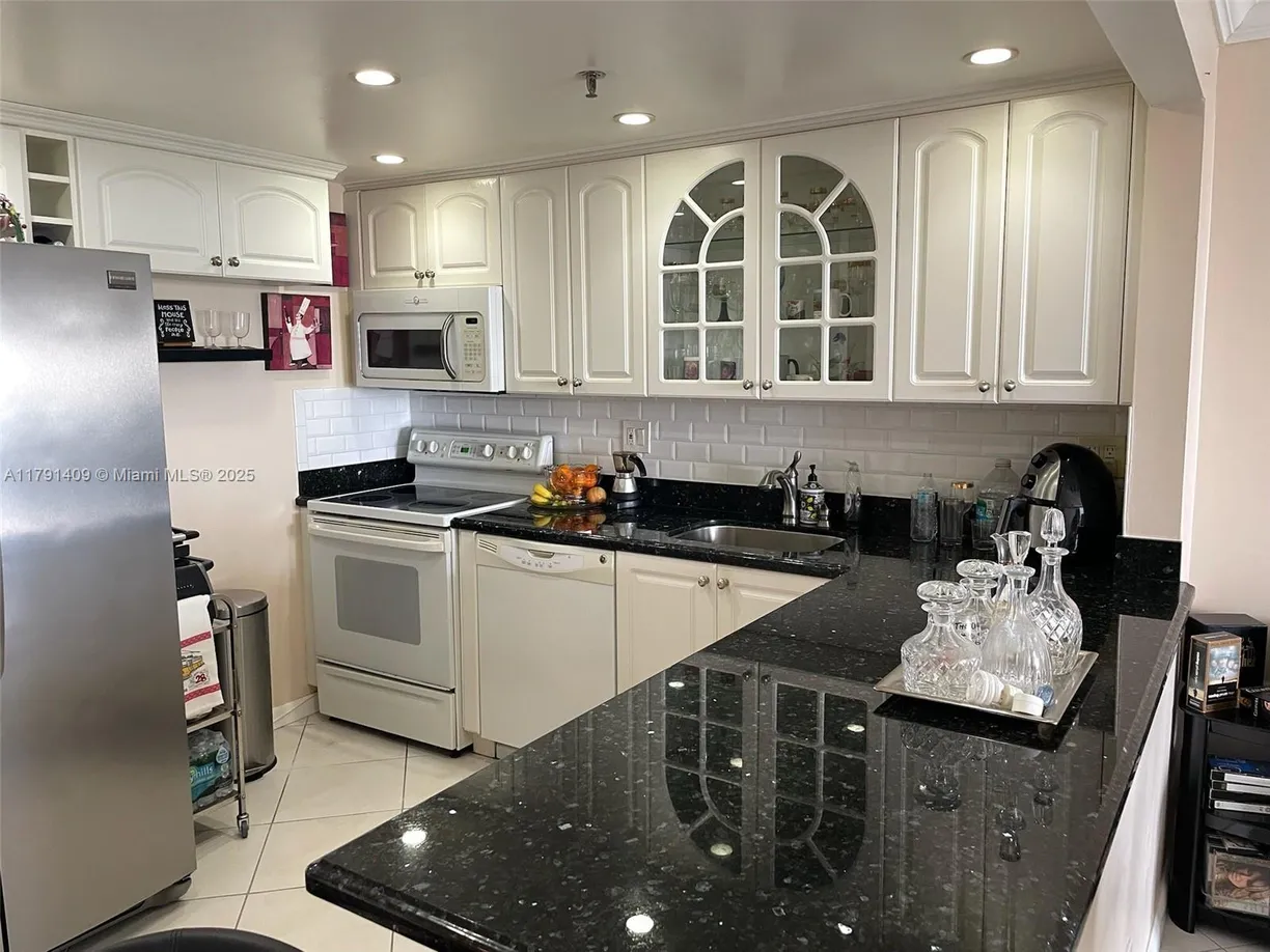 South Florida Real Estate | View 2625 Collins Ave, 1409 | Listing