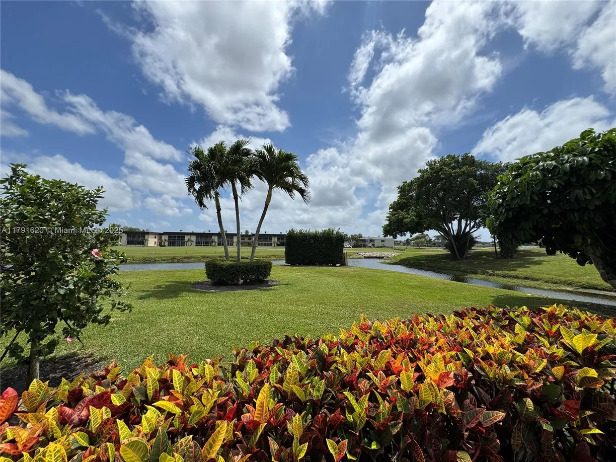 South Florida Real Estate | View 984 Normandy U, 984 | 1 Bed, 1 Bath