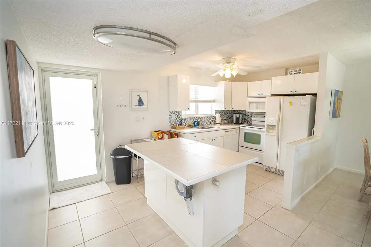 South Florida Real Estate | View 300 Pierce St, 4 | Listing
