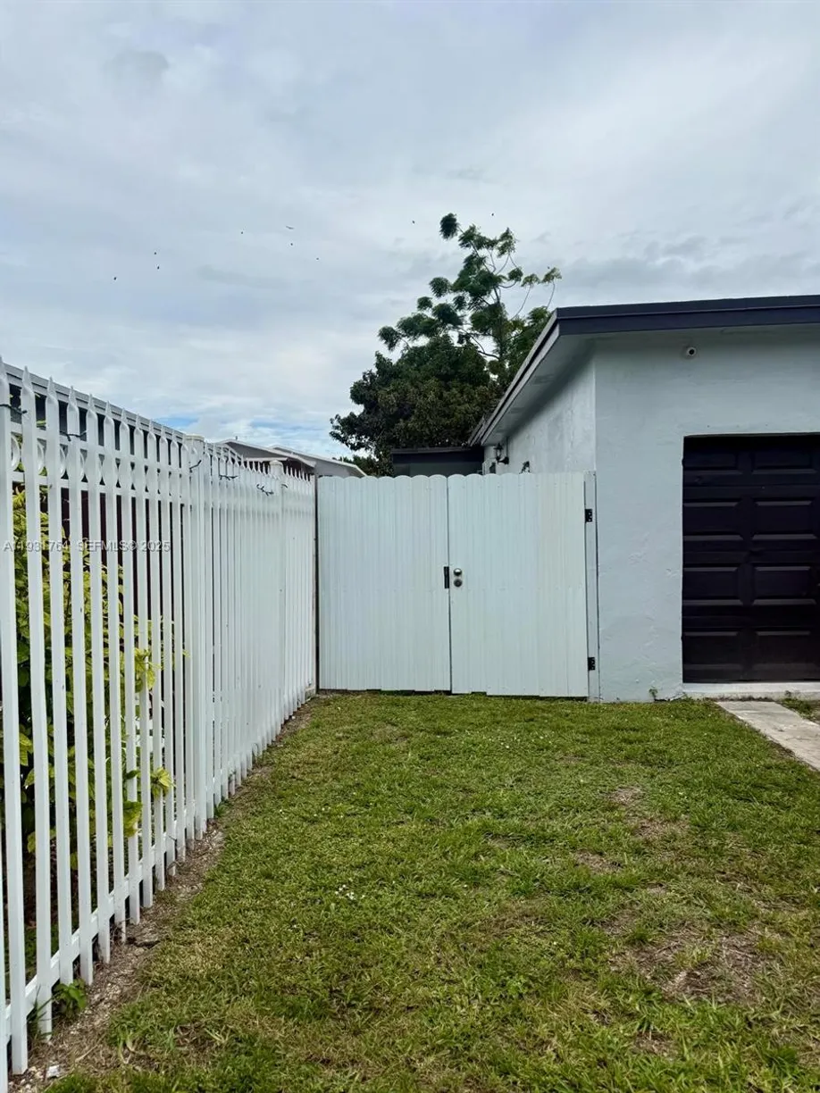10357 SW 174th Ter #1, Miami, FL 33157 Property for rent