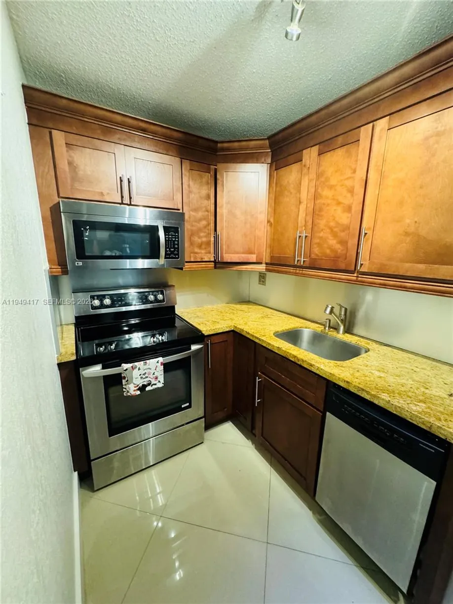 4717 NW 7th St #308-10, Miami, FL 33126 Property for rent