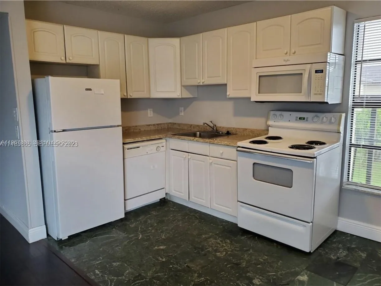 3006 Coral Ridge Dr #210B, Coral Springs, FL 33065 Property for sale