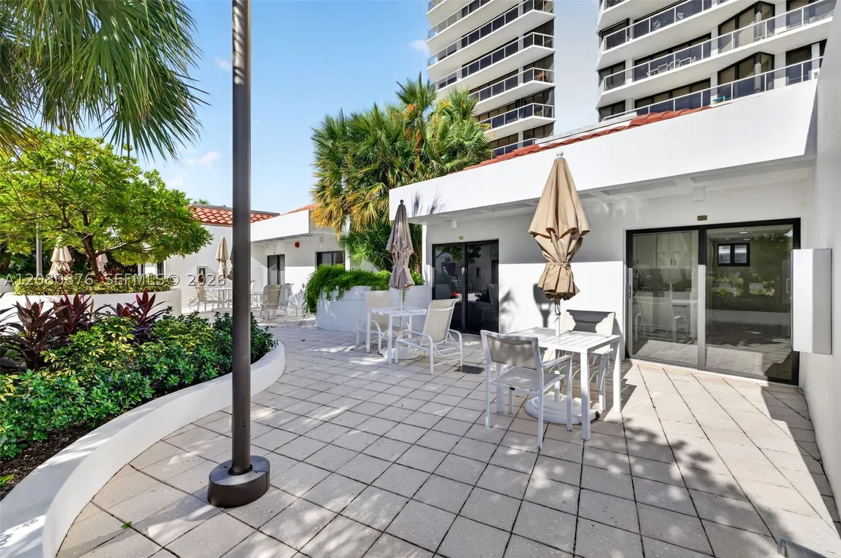 20281 E Country Club Dr #CABANA 3, Aventura, FL 33180 Property for sale