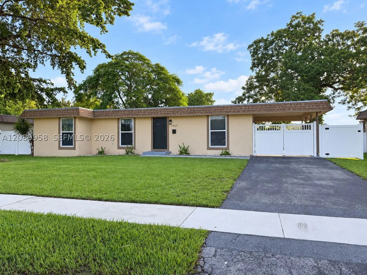 7907 NW 73rd Ter, Tamarac, FL 33321 Property for sale