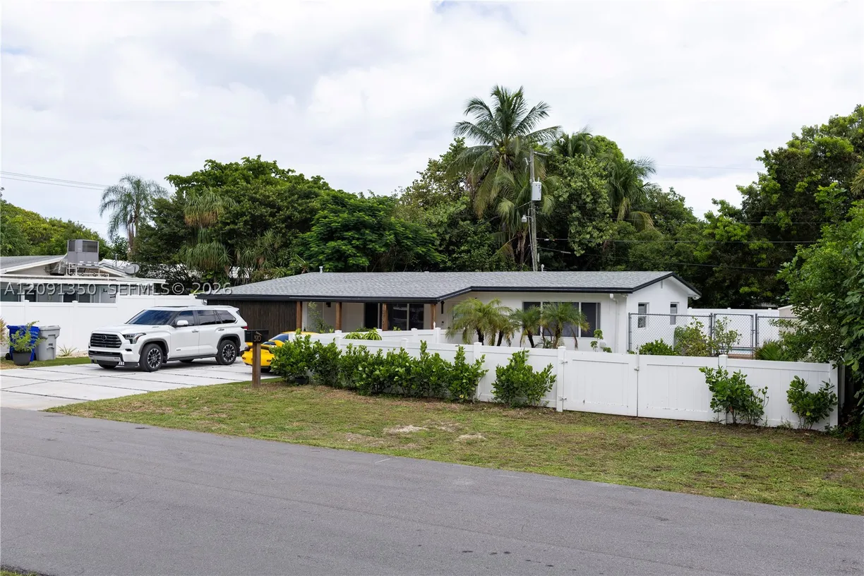310 NE 12th Ave, Pompano Beach, FL 33060 Property for sale