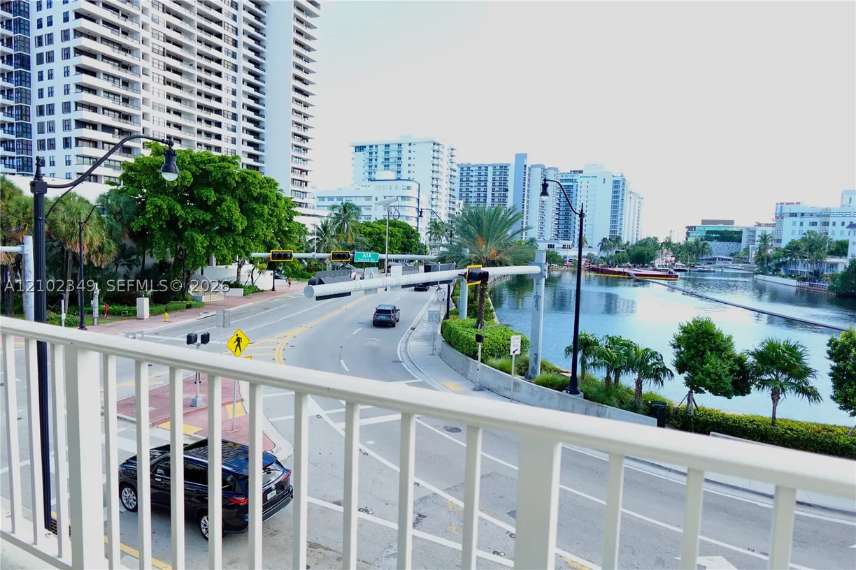 2600 Collins Ave #308, Miami Beach, FL 33140 Property for sale