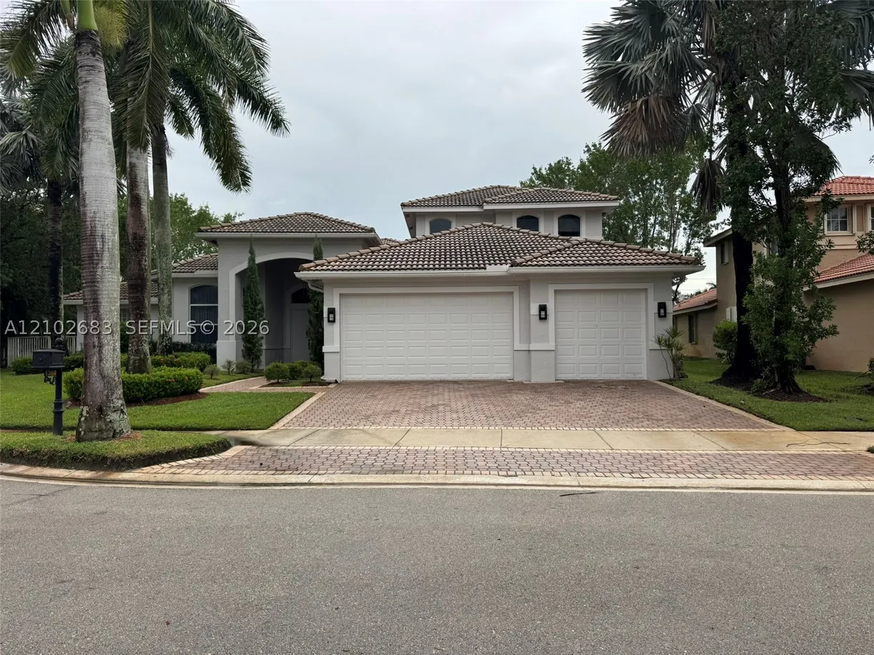 1360 Victoria Isle Dr, Weston, FL 33327 Property for sale