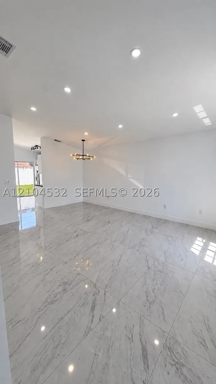 7001 W 35th Ave, Hialeah, FL 33018 Property for sale