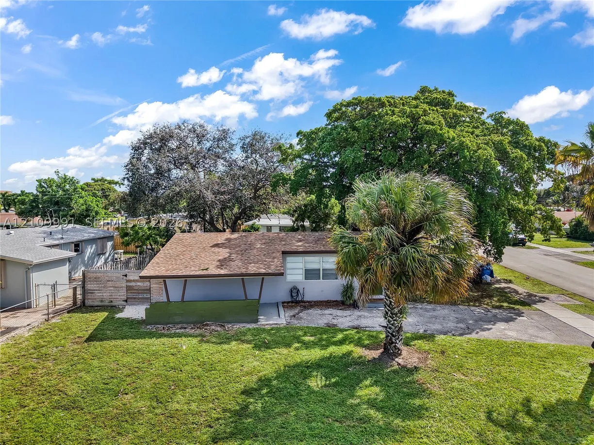 730 NE 58th St, Oakland Park, FL 33334 Property for sale