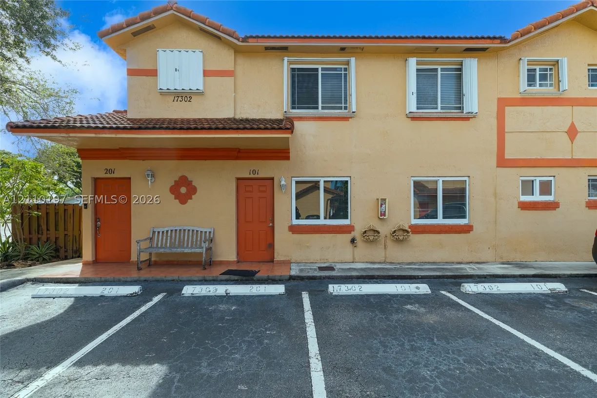 17302 NW 74th Ave #101, Hialeah, FL 33015 Property for sale