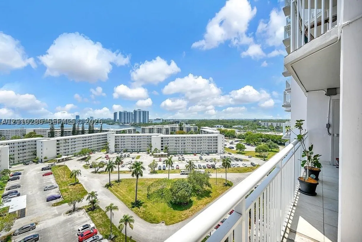 18041 Biscayne Blvd #1201, Aventura, FL 33160 Property for sale