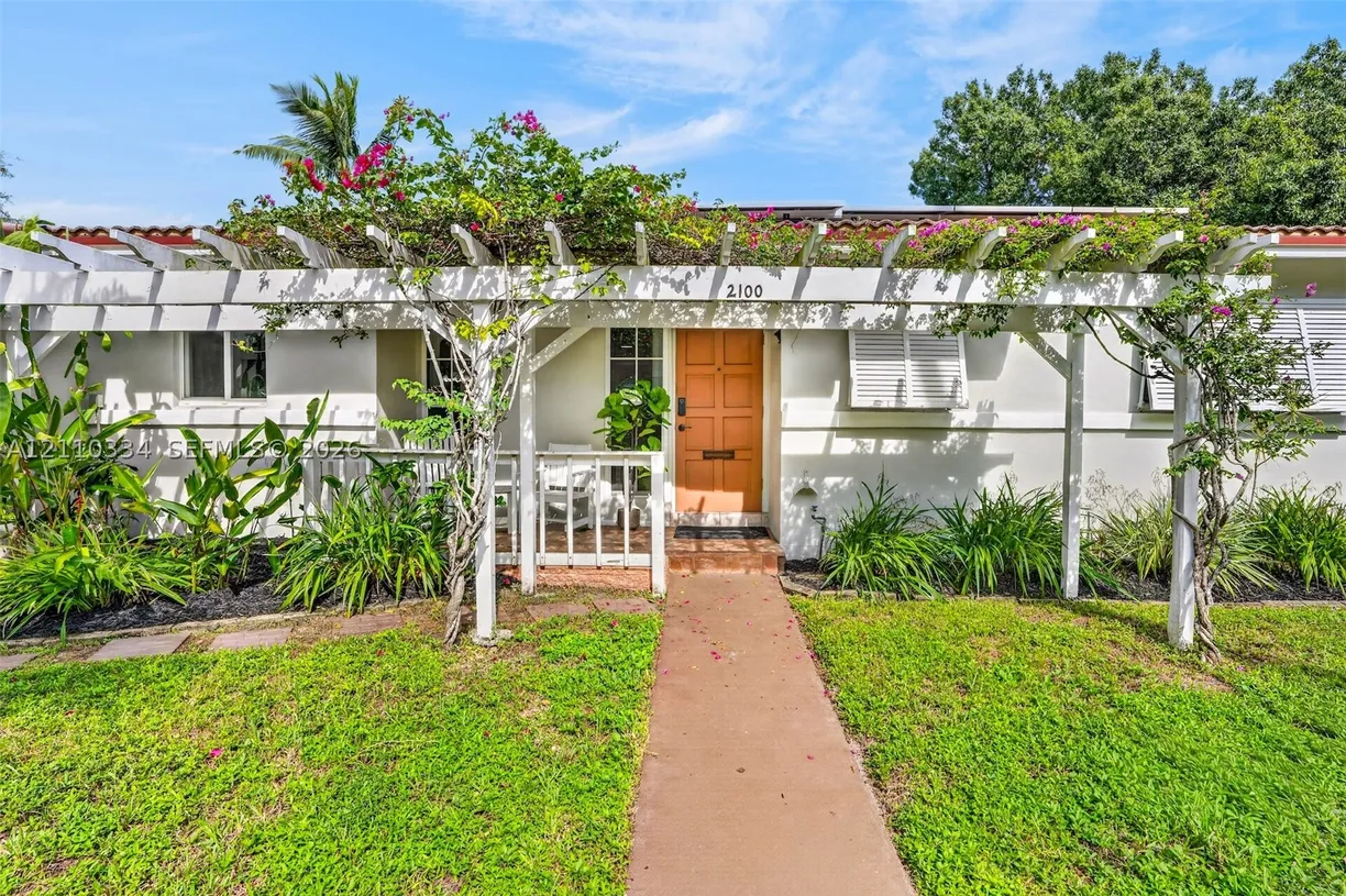 2100 SW 23rd Ter, Fort Lauderdale, FL 33312 Property for sale