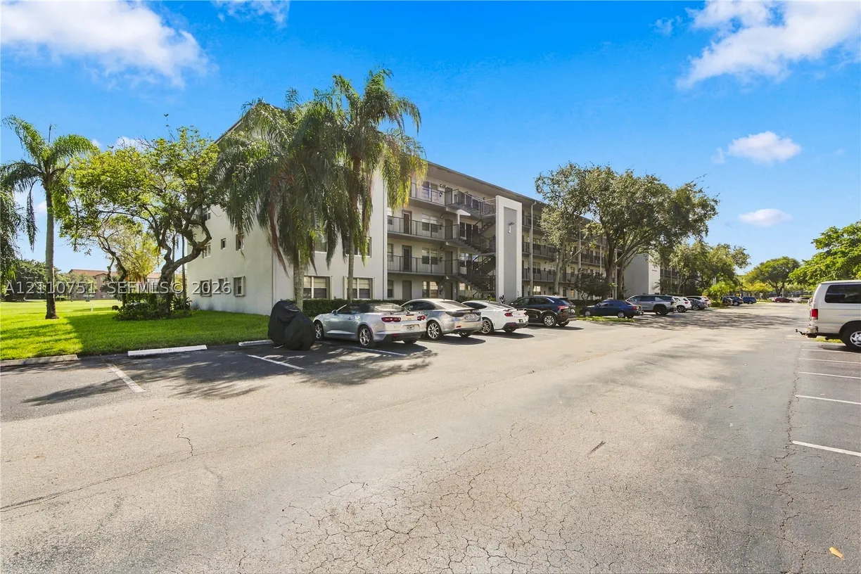 101 SW 132nd Way #402J, Pembroke Pines, FL 33027 Property for sale