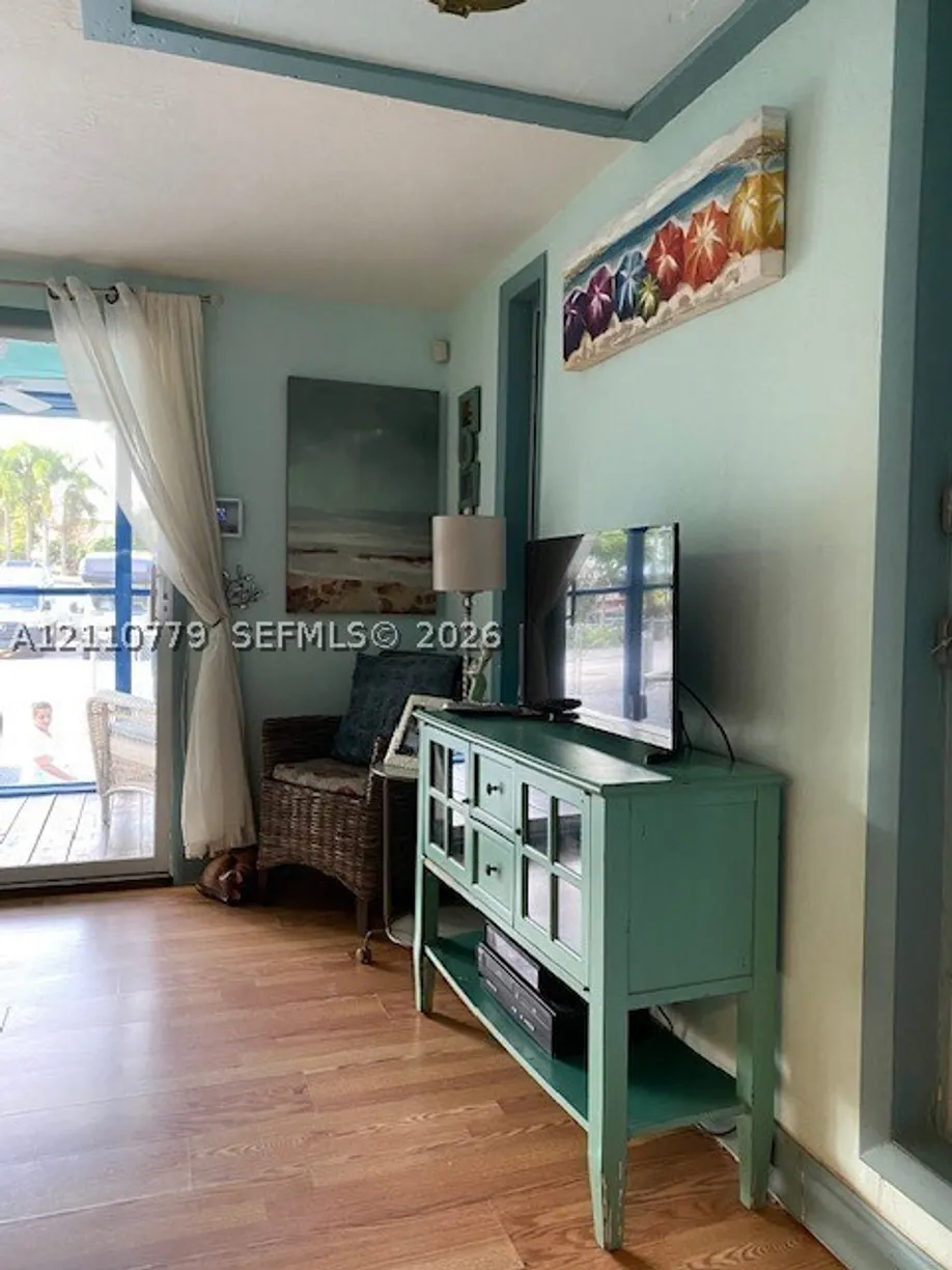 35 Dolphin Rd, Key Largo, FL 33037 Property for sale