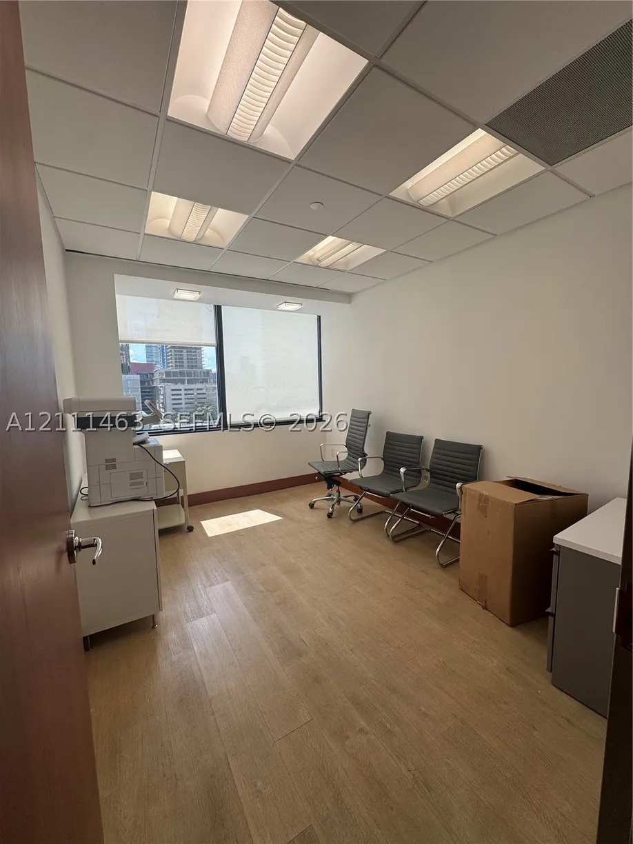 1200 Brickell Ave, Miami, FL 33131 Property for sale
