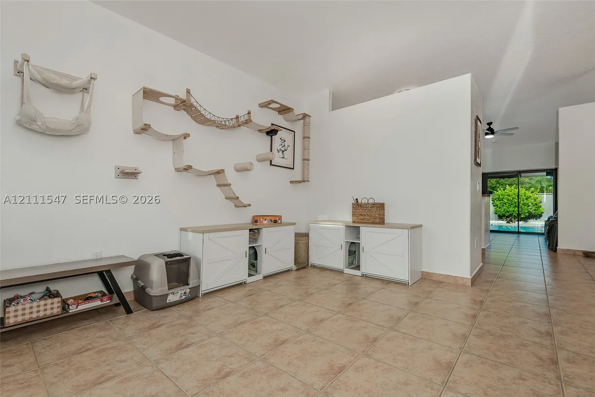 20016 NW 81st Path, Hialeah, FL 33015 Property for sale