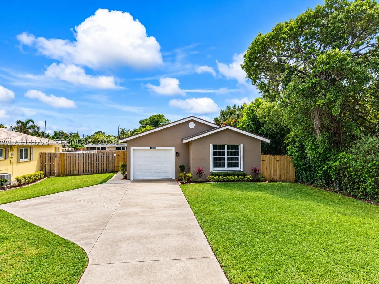 1042 NE 38th St, Oakland Park, FL 33334 Property for sale