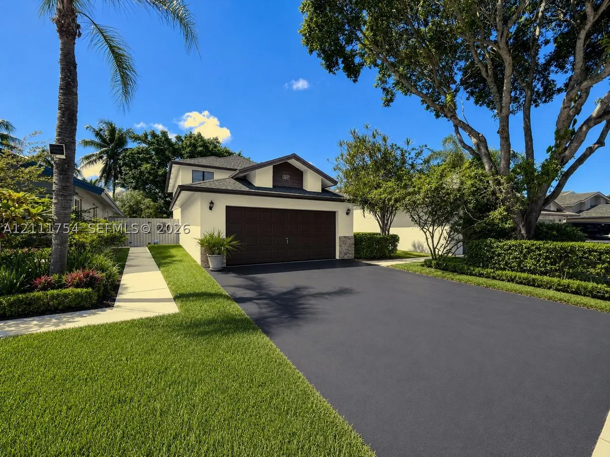 527 Lakeside Cir, Sunrise, FL 33326 Property for sale
