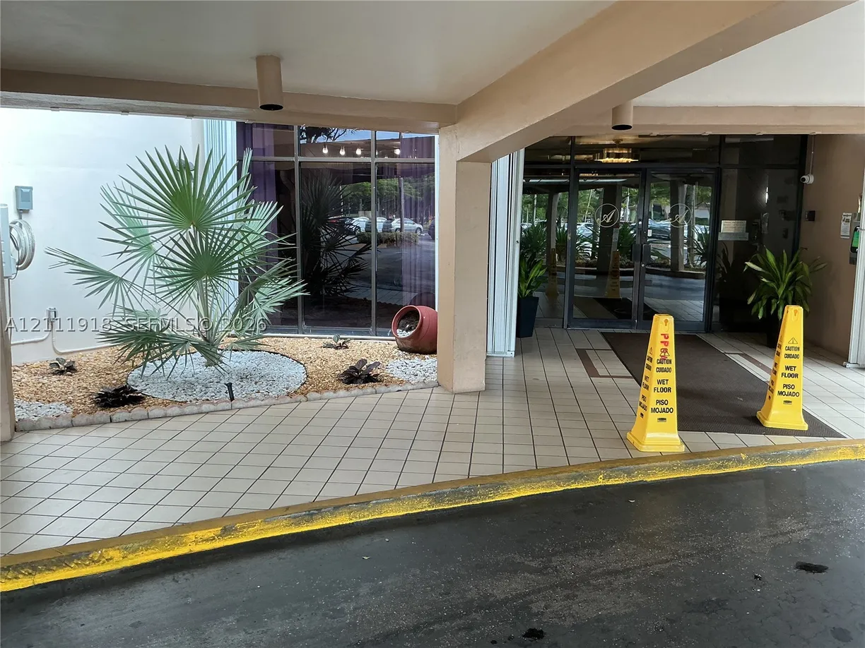 1400 Saint Charles Pl #PH20, Pembroke Pines, FL 33026 Property for sale