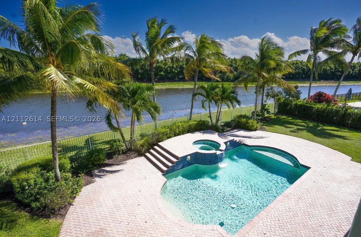 1422 Victoria Isle Dr, Weston, FL 33327 Property for sale