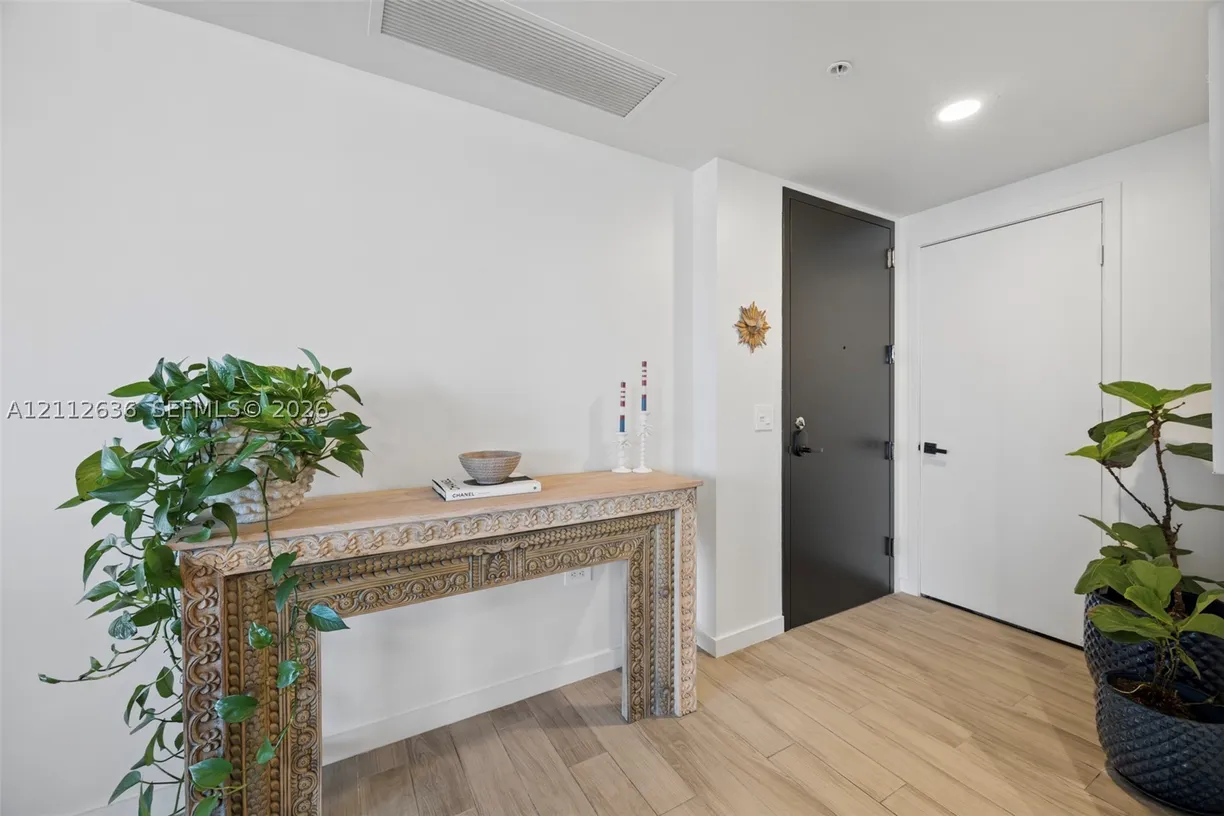 999 SW 1st Ave #2614, Miami, FL 33130 Property for sale