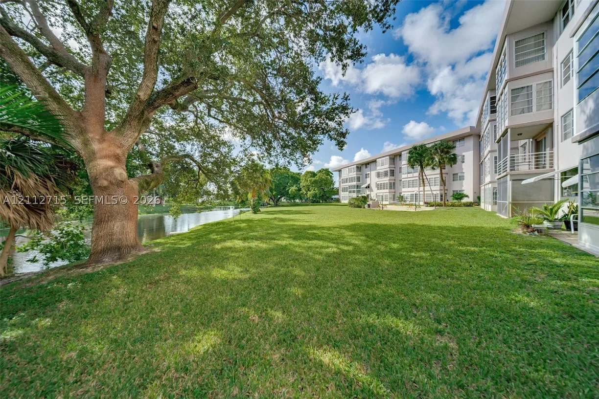 2800 NW 47th Ter #202A, Lauderdale Lakes, FL 33313 Property for sale