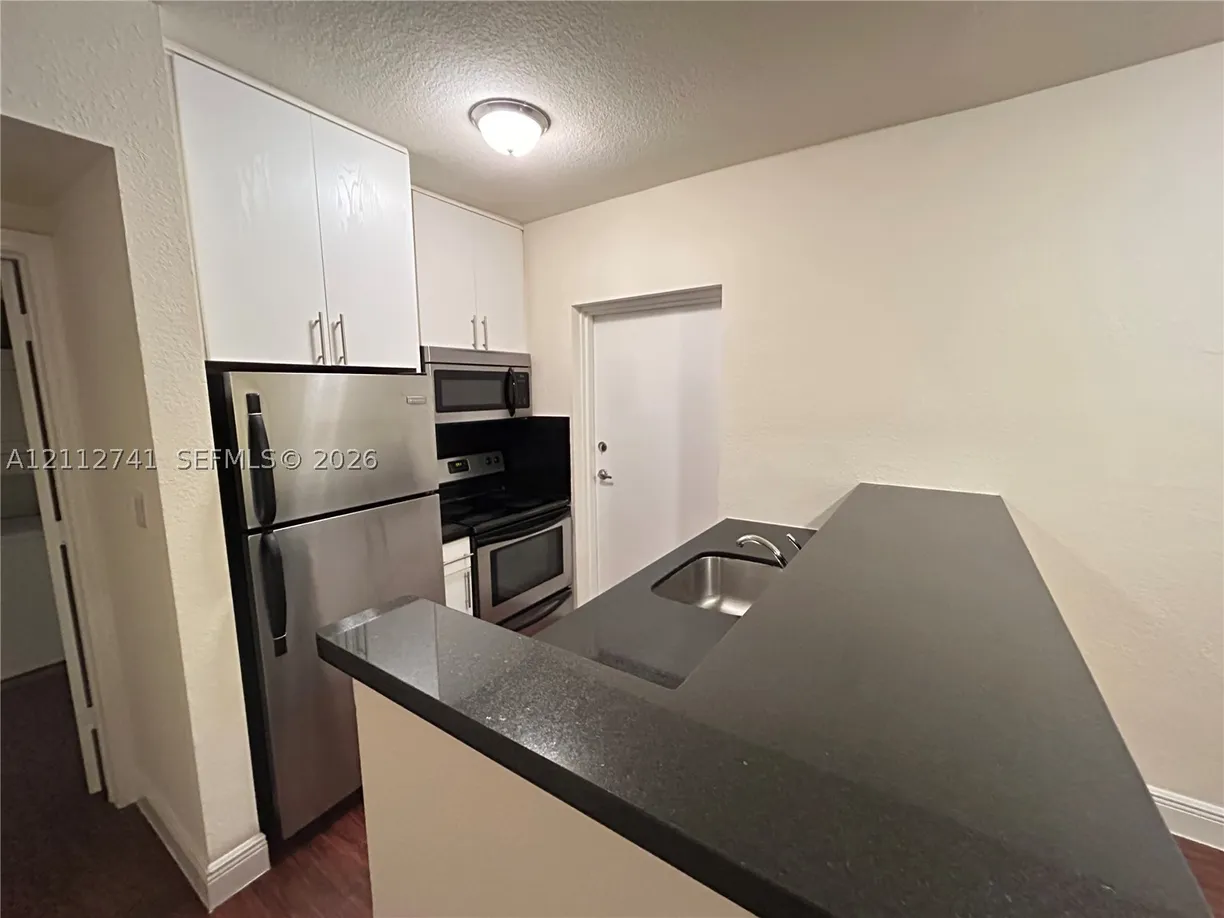 2880 Pine Tree Dr #9, Miami Beach, FL 33140 Property for rent