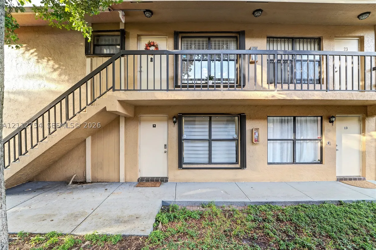 2570 W 67th Pl #14-2, Hialeah, FL 33016 Property for sale