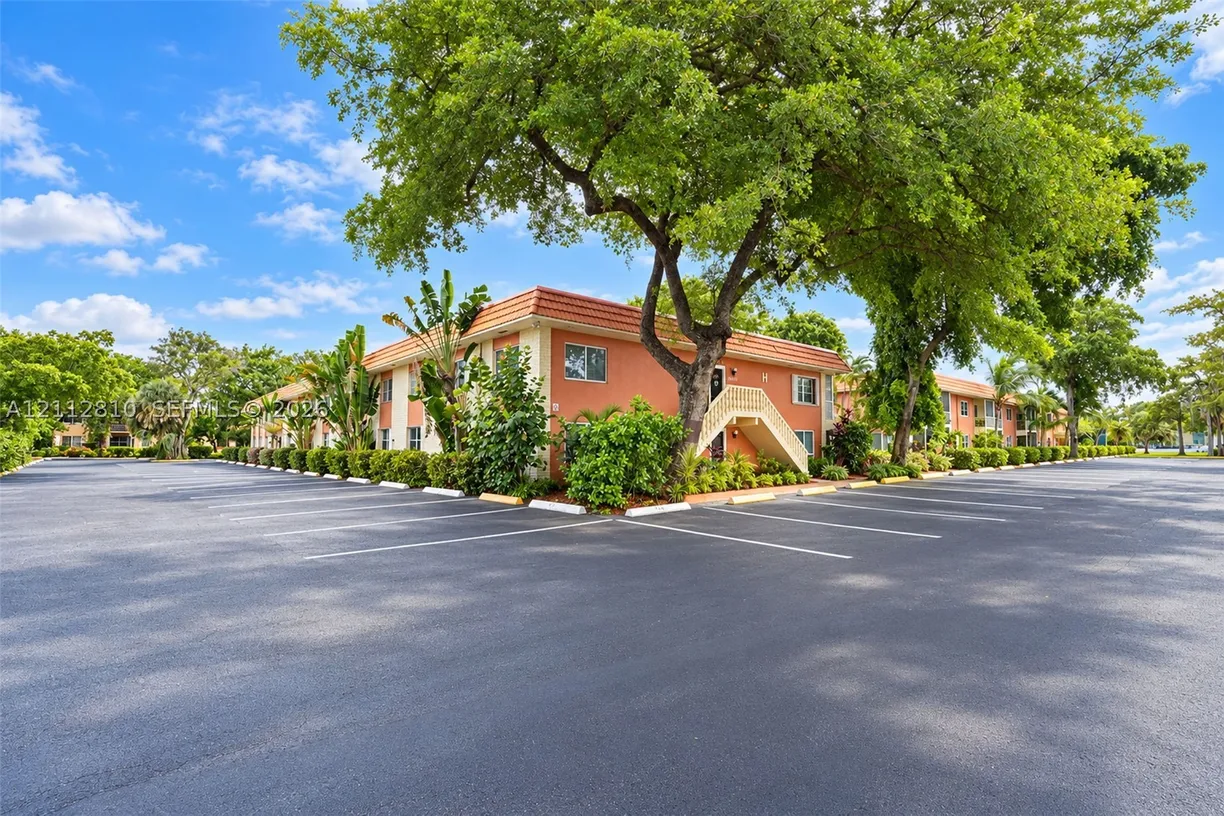 1920 NE 1st Ter #107H, Wilton Manors, FL 33305 Property for sale