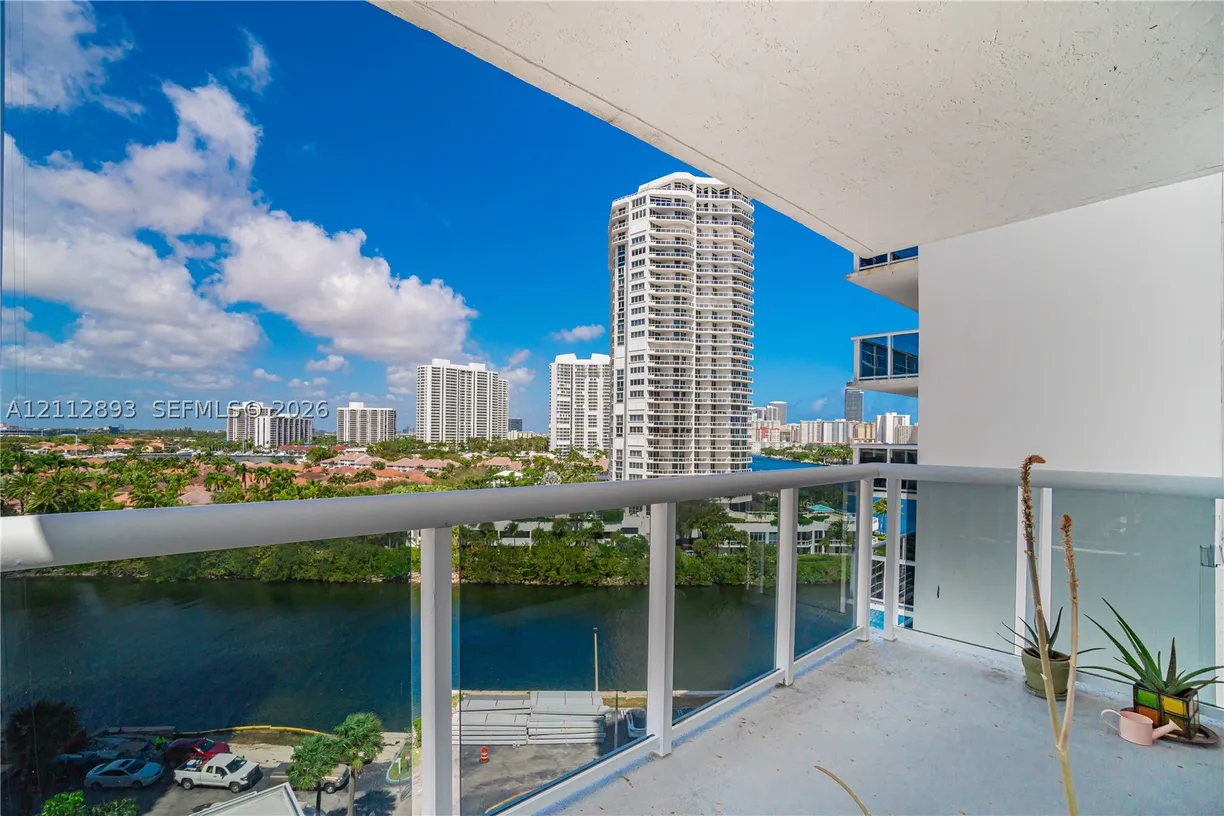 20515 E Country Club Dr #1048, Aventura, FL 33180 Property for sale