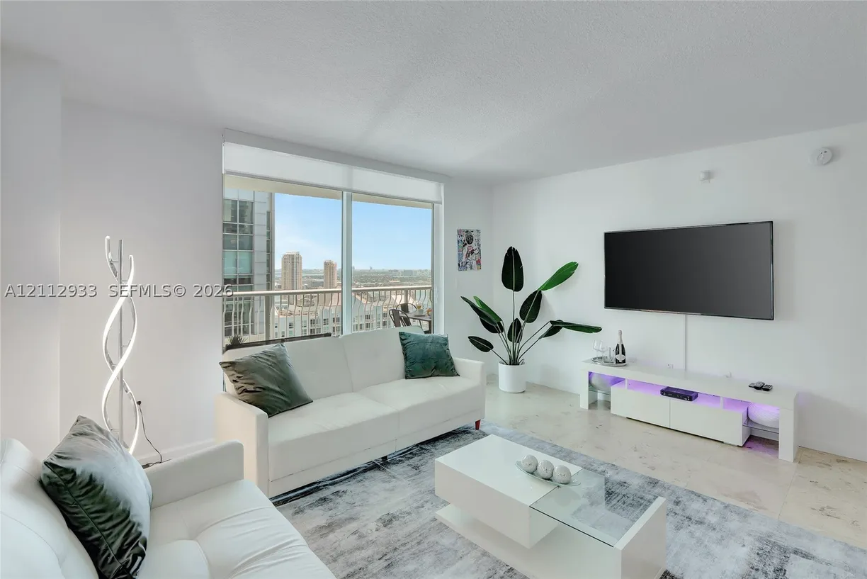 1200 Brickell Bay Dr #4106, Miami, FL 33131 Property for sale