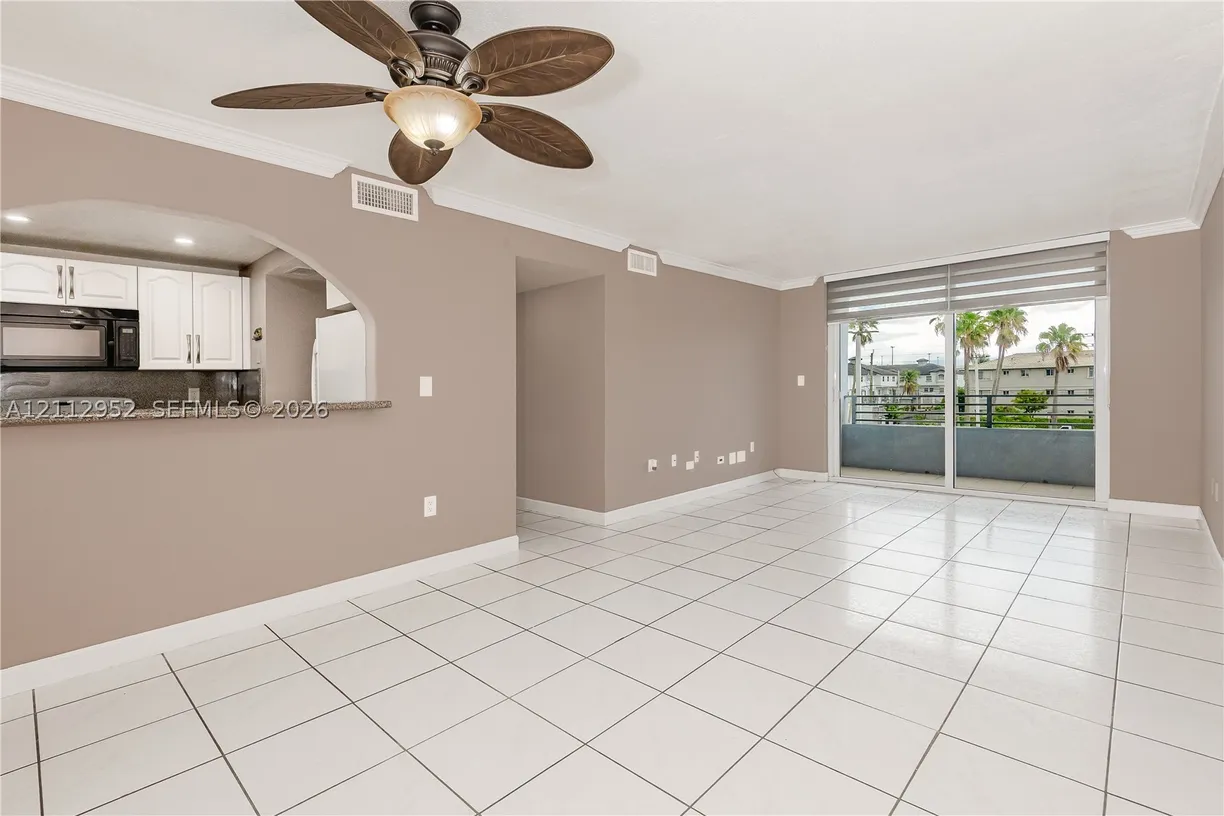 8231 NW 8th St #2-302, Miami, FL 33126 Property for sale