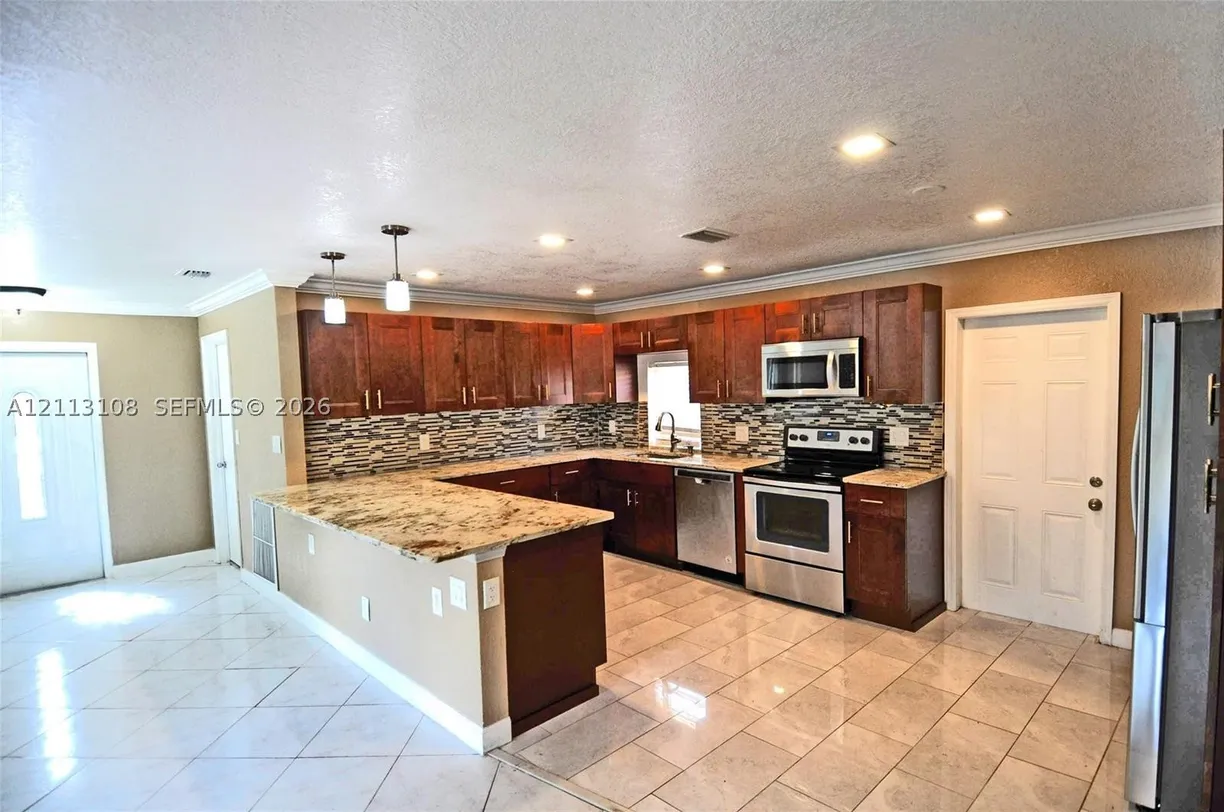 7707 SW 8th St, North Lauderdale, FL 33068 Property for sale