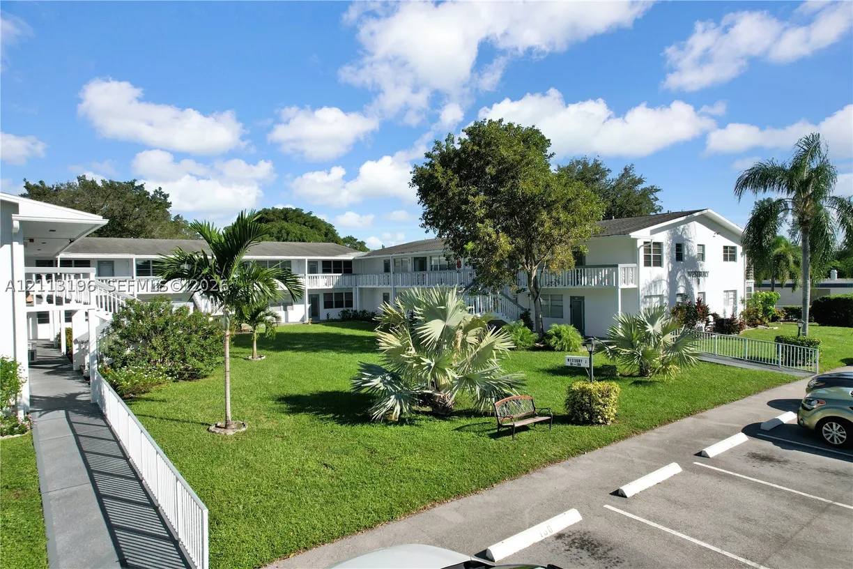 182 Westbury J #182, Deerfield Beach, FL 33442 Property for sale