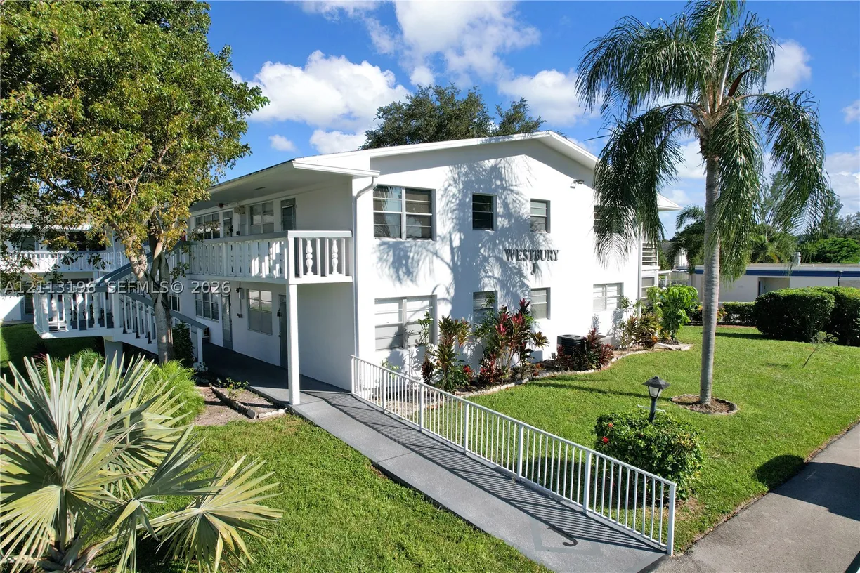 182 Westbury J #182, Deerfield Beach, FL 33442 Property for sale