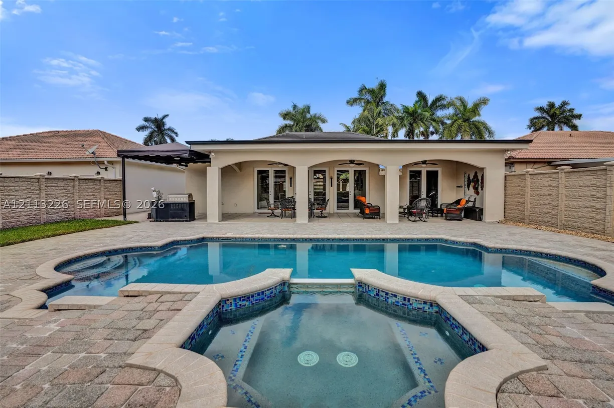 8796 NW 140th Ln, Miami Lakes, FL 33018 Property for sale