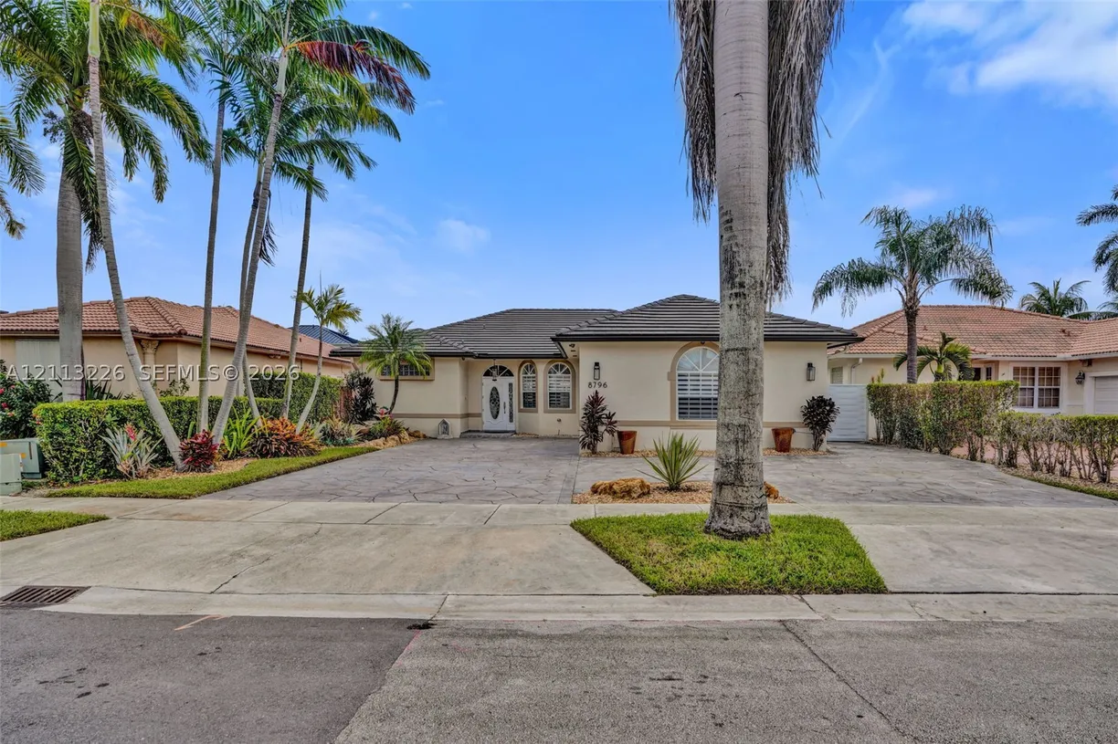 8796 NW 140th Ln, Miami Lakes, FL 33018 Property for sale