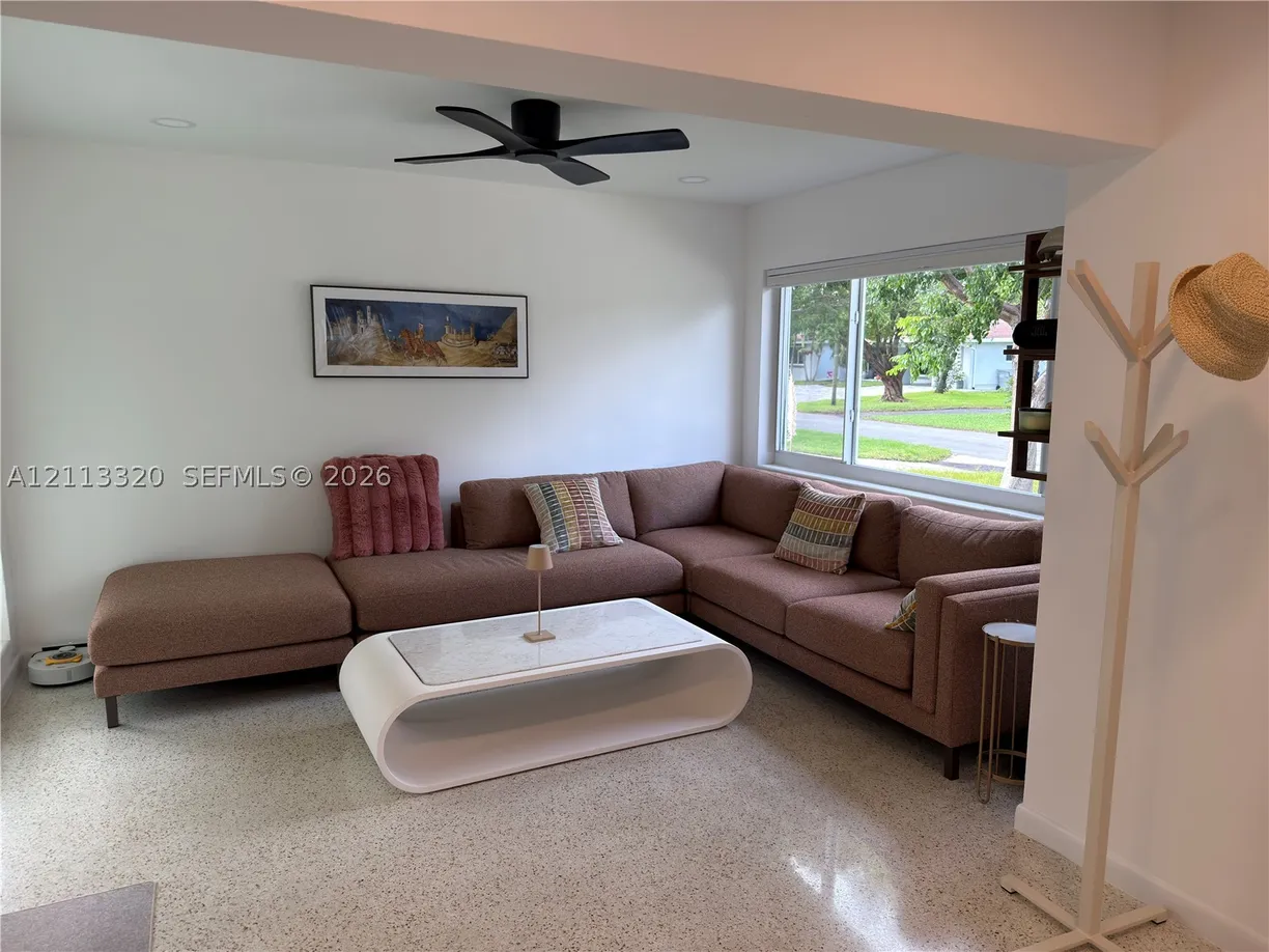 712 NE 25th Ave, Pompano Beach, FL 33062 Property for sale