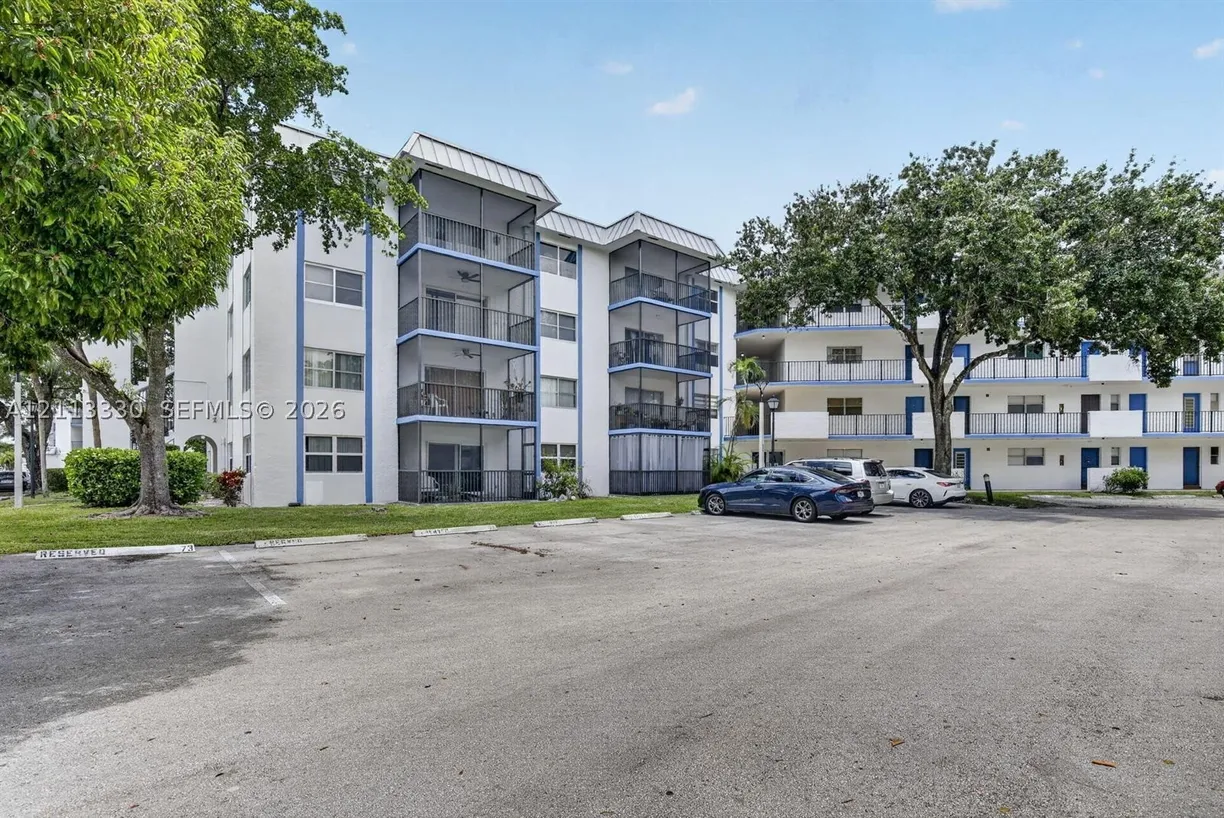 6001 N Falls Cir Dr #105, Lauderhill, FL 33319 Property for sale